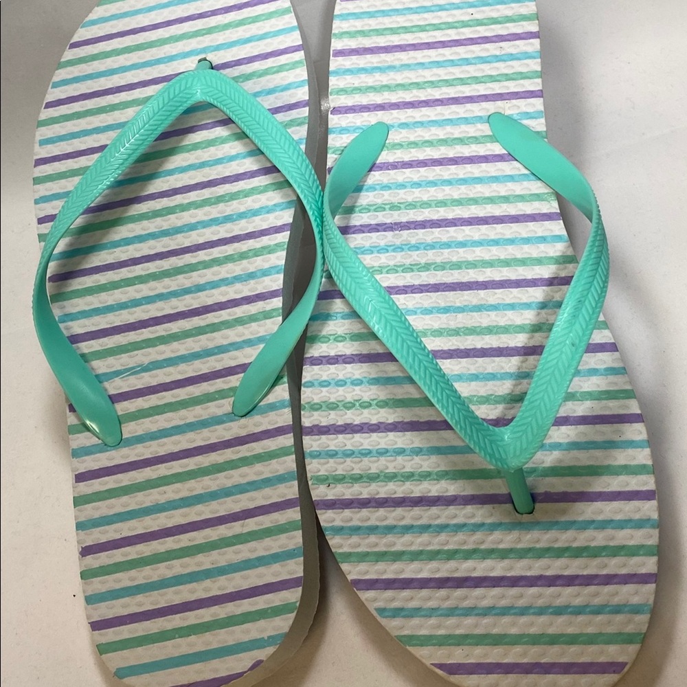Brand new/no tags flip flops